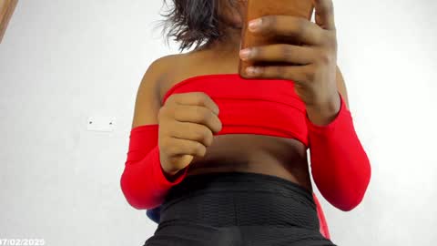 Snapshot of kimberly_house chatting on 02-07-25, 08:44 Kimberly 3 online show from 02-07-25, 08:44