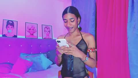 Your Queen KIM online show from 12-19-24, 12:34