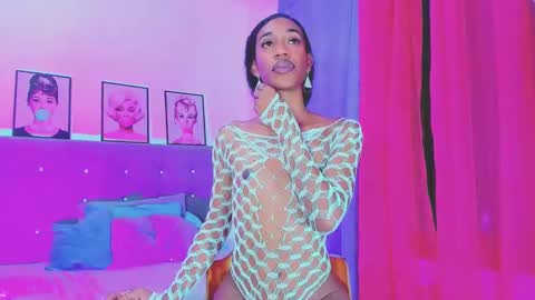 Your Queen KIM online show from 12-21-24, 05:36