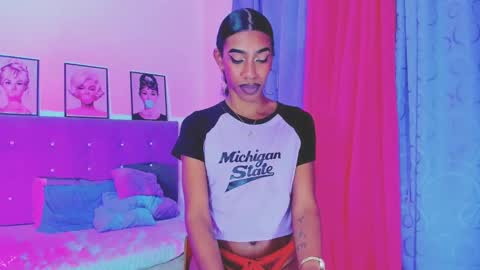 Your Queen KIM online show from 01-28-25, 06:07