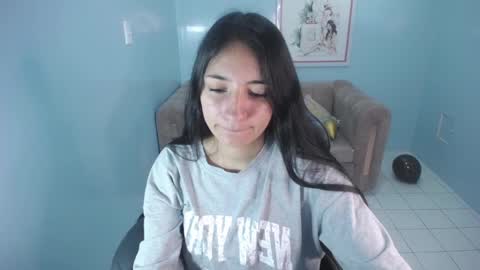 Snapshot of kimberly_thomson_t chatting on 01-08-25, 10:26 kimberly online show from 01-08-25, 10:26