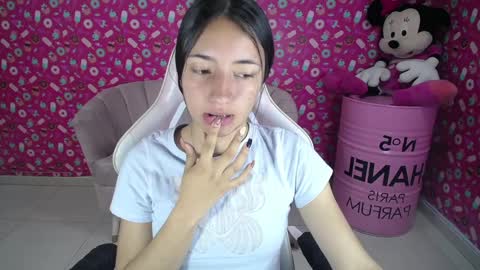 Snapshot of kimberly_thomson_t chatting on 01-19-25, 11:56 kimberly online show from 01-19-25, 11:56