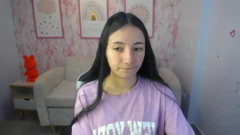 Snapshot of kimberly_thomson_t chatting on 09-22-25, 10:39 kimberly online show from 09-22-25, 10:39