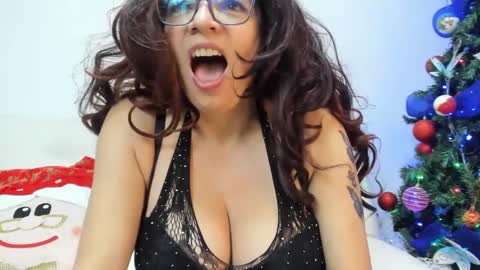 Snapshot of kimberlybirdhot chatting on 12-21-24, 04:19 Kimberly online show from 12-21-24, 04:19