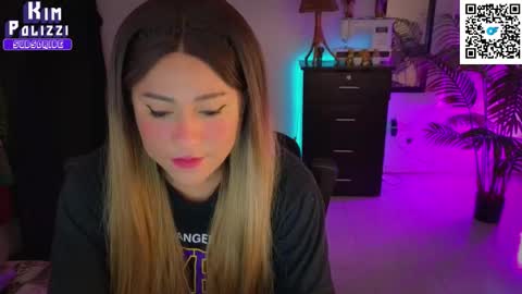 Snapshot of kimberlygati2 chatting on 12-17-25, 05:30 Kimberly Polizzi online show from 12-17-25, 05:30