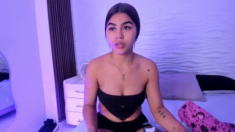 Snapshot of kimberlyloren chatting on 09-15-25, 12:38 Kimberly Loren online show from 09-15-25, 12:38