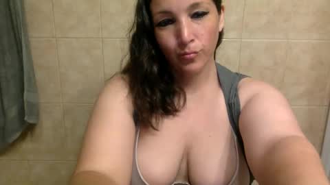 Snapshot of kimberlylynn chatting on 09-24-25, 09:01 KimberlyLynn online show from 09-24-25, 09:01