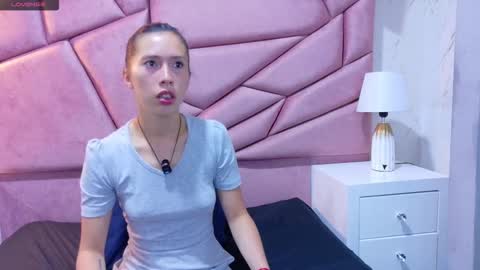 Snapshot of kimberlypink_ chatting on 02-08-26, 11:35 Kimberly online show from 02-08-26, 11:35