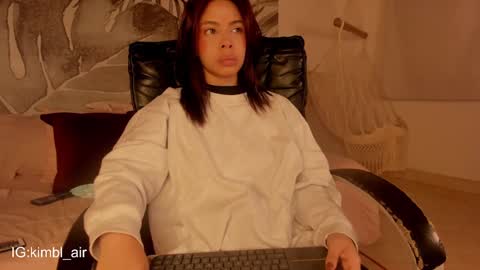 Kim online show from 02-02-25, 12:35