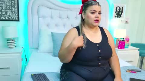 Snapshot of kimbrookss chatting on 10-10-25, 11:09 KimBrooks online show from 10-10-25, 11:09