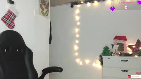 Snapshot of kimcandy_ chatting on 12-08-24, 12:51 CAMI online show from 12-08-24, 12:51