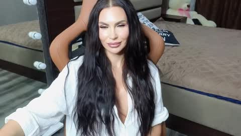 Snapshot of kimdavisbaby chatting on 03-05-25, 03:18 KIm online show from 03-05-25, 03:18