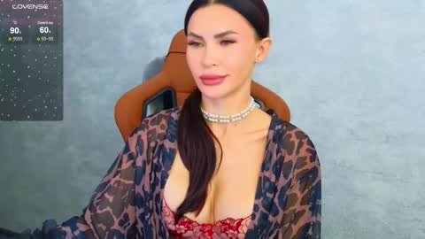 Snapshot of kimdavisbaby chatting on 10-19-25, 04:24 KIm online show from 10-19-25, 04:24