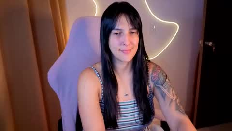 Snapshot of kimflexible_ chatting on 12-22-25, 03:58 Kim 3 online show from 12-22-25, 03:58