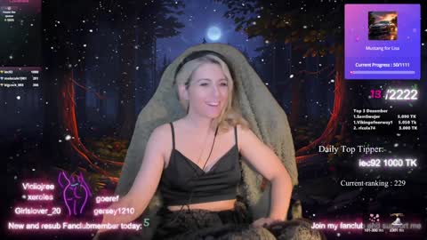 Snapshot of kimilee22 chatting on 12-17-24, 05:29 Wolfs Girl online show from 12-17-24, 05:29