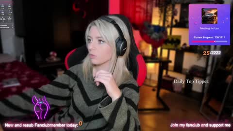 Snapshot of kimilee22 chatting on 12-18-24, 11:40 Wolfs Girl online show from 12-18-24, 11:40