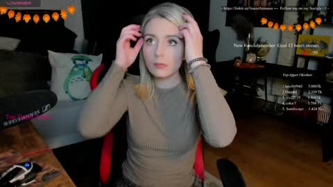 Snapshot of kimilee22 chatting on 10-16-25, 05:58 Wolfs Girl online show from 10-16-25, 05:58