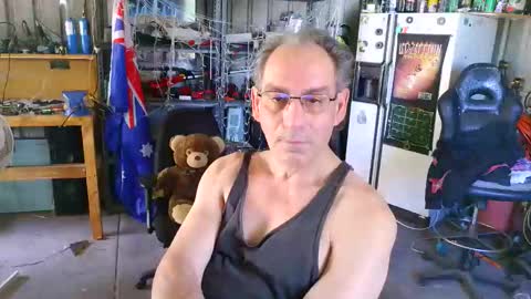 kimintheshed online show from 11-30-25, 02:15