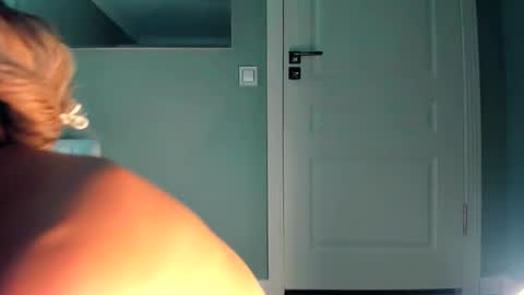 Kiki  online show from 09-23-25, 09:51