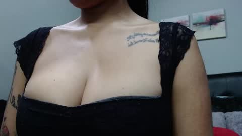 Snapshot of kimlips_ac chatting on 01-21-25, 02:00 kim online show from 01-21-25, 02:00