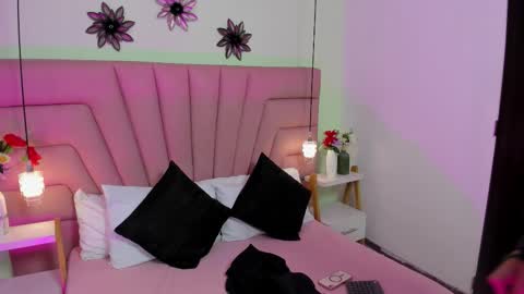 kimluna1 online show from 02-23-26, 03:04