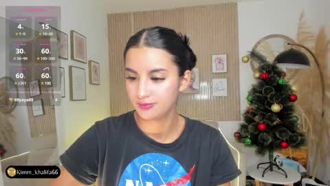 Kim  online show from 01-08-25, 01:53