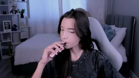 Snapshot of kimm_wong chatting on 05-26-26, 03:02 kimm wong online show from 05-26-26, 03:02