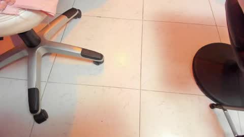 kimmberly_saenz_ online show from 04-23-26, 12:34