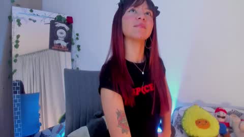 Snapshot of kimmcarter chatting on 10-28-25, 02:37 Kimm online show from 10-28-25, 02:37