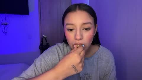 kimmi online show from 07-04-26, 12:44