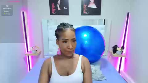 Snapshot of kimmturner chatting on 09-19-25, 01:01 Kim online show from 09-19-25, 01:01