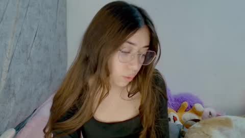 kimm online show from 10-16-25, 03:07