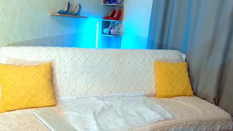 Kim online show from 02-15-25, 07:06