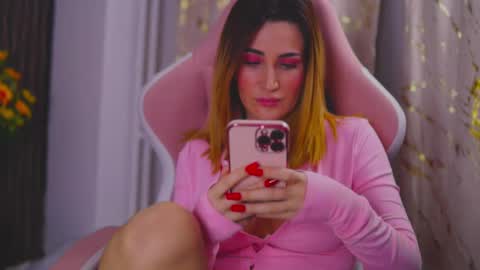 Snapshot of kimskye chatting on 02-13-25, 06:05 KimSkye online show from 02-13-25, 06:05