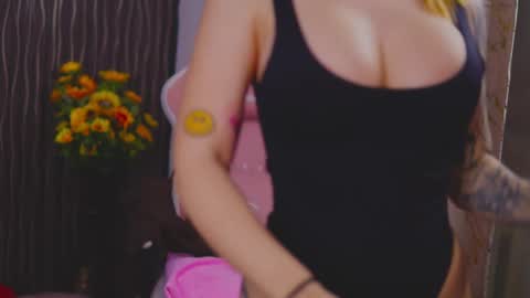 Snapshot of kimskye chatting on 02-21-25, 04:07 KimSkye online show from 02-21-25, 04:07