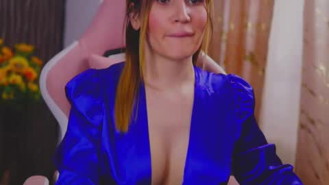 Snapshot of kimskye chatting on 02-21-25, 07:12 KimSkye online show from 02-21-25, 07:12