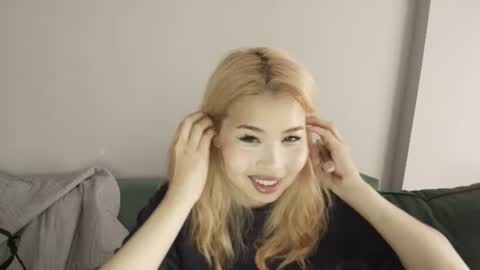 Snapshot of kimy_jina chatting on 06-23-26, 03:26 Kimi online show from 06-23-26, 03:26