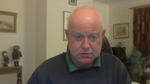 Snapshot of kindahairy4u chatting on 10-25-25, 06:02 kindahairy4u online show from 10-25-25, 06:02