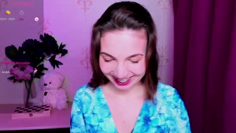 Hazel online show from 04-06-26, 12:30