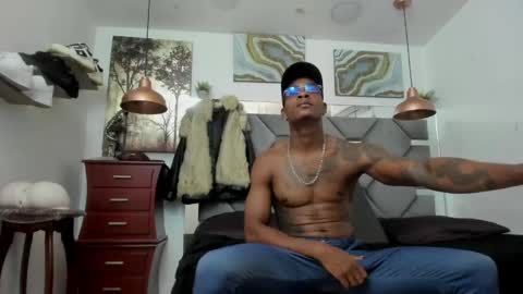 Snapshot of king_fitt_ chatting on 06-07-26, 07:06 HOT MEN BLACK online show from 06-07-26, 07:06