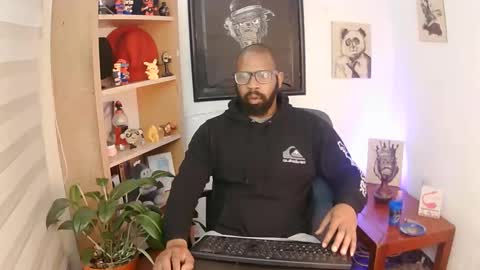 Snapshot of king_mallik chatting on 10-21-25, 01:34 Malik online show from 10-21-25, 01:34