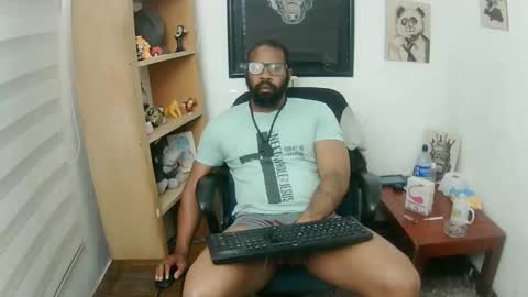 Snapshot of king_mallik chatting on 11-14-25, 03:49 Malik online show from 11-14-25, 03:49