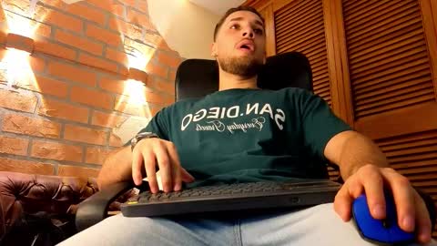 Snapshot of king_meruem chatting on 02-18-26, 09:11 king_meruem online show from 02-18-26, 09:11