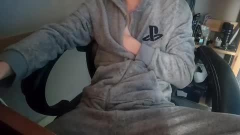 kingcharlez_04 online show from 10-26-25, 12:33