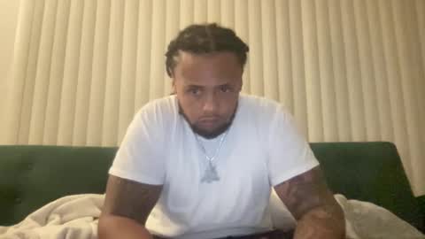 Snapshot of kingdabiggest chatting on 11-17-25, 08:20 KingDaBiggest online show from 11-17-25, 08:20