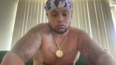 Snapshot of kingdabiggest chatting on 03-25-26, 09:54 KingDaBiggest online show from 03-25-26, 09:54