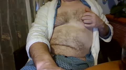 Snapshot of kingdonn1 chatting on 12-17-25, 10:38 Don online show from 12-17-25, 10:38