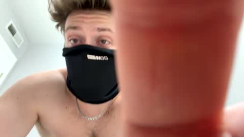 Snapshot of kingkock414 chatting on 03-08-26, 07:45 The biggest youve seen online show from 03-08-26, 07:45