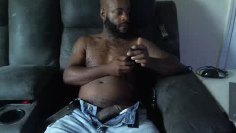 Snapshot of kingofkingz74 chatting on 09-28-25, 08:03 kingofkingz74 online show from 09-28-25, 08:03