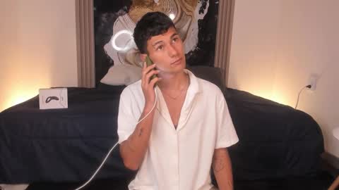 Snapshot of kingparker1 chatting on 01-09-26, 03:20 A L E X online show from 01-09-26, 03:20